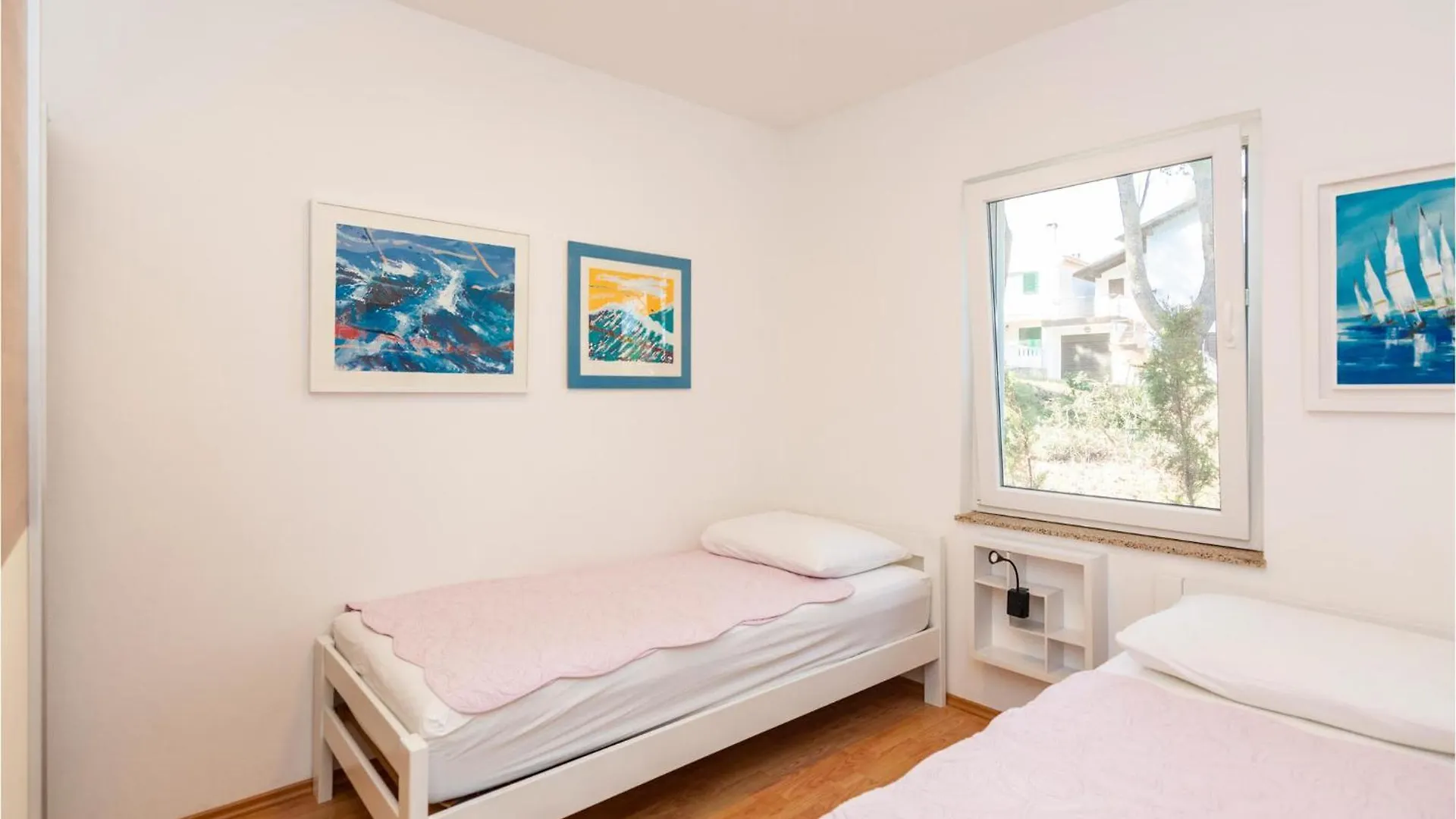 3 Bedroom Pet Friendly Home In Zman 0*,  Croatia