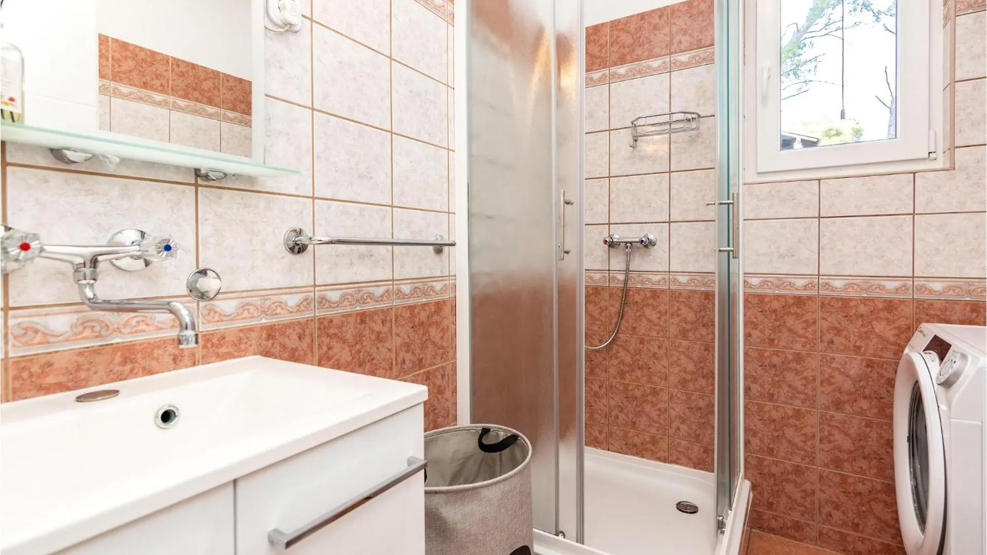 3 Bedroom Pet Friendly Home In Zman 0*,