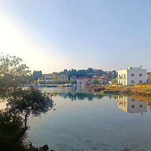  Apartment Sea Reflections